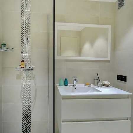 Appartement Immogroom- Modern- Terrace - Ac - Center- Croisette- Congressesbeaches Cannes
